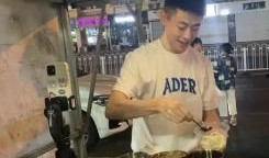 网红甜水面小哥视频吃瓜,趣味横生引网友热议